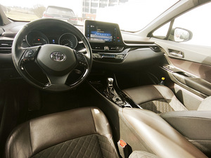 Toyota chr (7 foto / 8)
