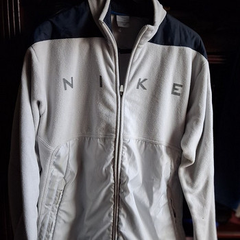 Спортивная куртка Nike
