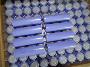 21700 liitium-ioon aku elemendid "Lishen", 3700 mAh, 35 A (1 foto / 1)
