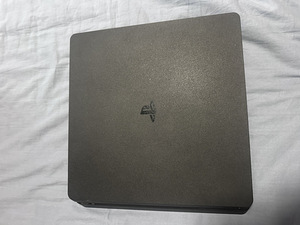 PlayStation 4 slim (1 фото из 8)