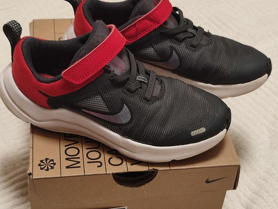 Кроссовки Nike, размер 30