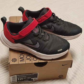 Кроссовки Nike, размер 30