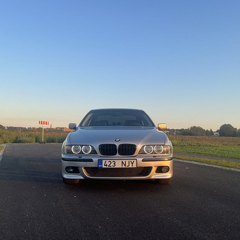 BMW E39 523i 125kw
