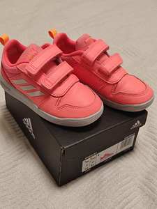Кроссовки Adidas, размер 27 (1 фото из 4)