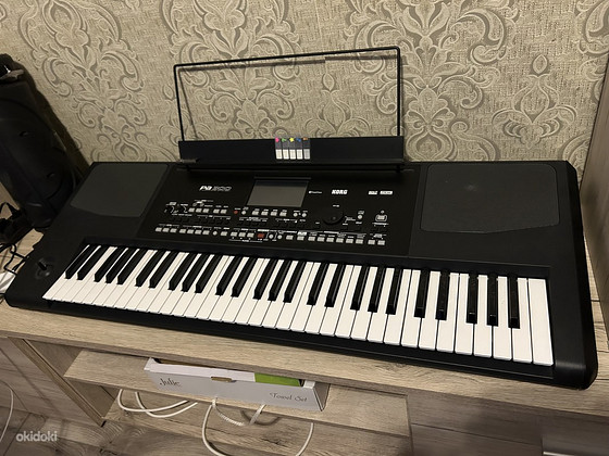Korg Pa 300