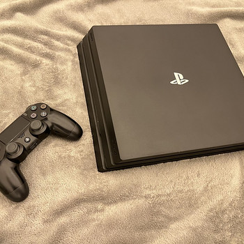 PlayStation 4 PRO 1 TB SSD, обслуженная в 2025