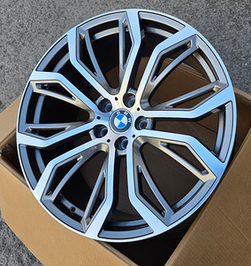 Новые диски R21 5x120 для BMW X5 X6 F15 F16 E70 E71 E53 375M (2 фото из 3)