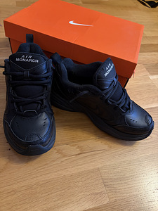Кроссовки Nike air monarch (7 фото из 7)