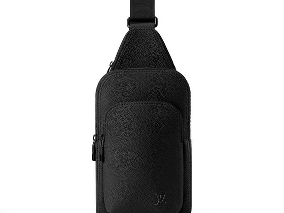 Louis Vuitton Avenue Slingbag PM , Black