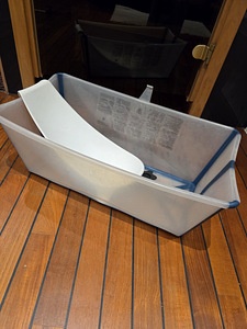 Stokke kokkupandav beebivanni komplekt (2 foto / 2)