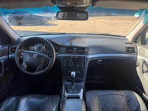VOLVO S80 (6 фото из 8)