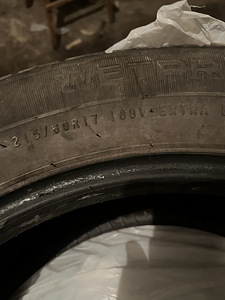 Nokian 215/60/R17 (2 фото из 3)