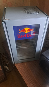 Мини-холодильник Red Bull (1 фото из 8)
