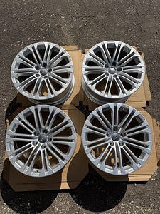 18" оригинальные диски Audi 5x112 (как новые) (3 фото из 10)