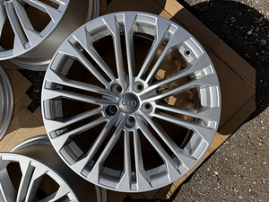 18" оригинальные диски Audi 5x112 (как новые) (4 фото из 10)