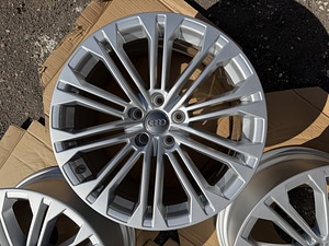 18" оригинальные диски Audi 5x112 (как новые) (5 фото из 10)