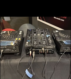 Pioneer DJ XDJ-700 x2 + DJM-450 (1 foto / 4)