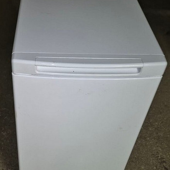 Pesumasin Whirlpool 6kg 1200p/min