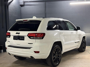 Jeep Grand Cherokee 3.0 d (6 foto / 8)