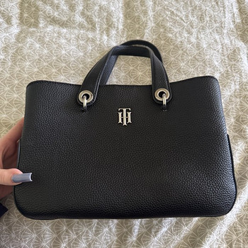 Tommy Hilfiger must kott
