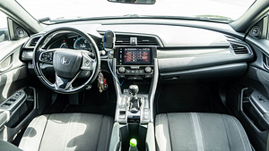 Honda Civic Navi Sensing 1.6 88kW (10 foto / 15)