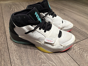 Кроссовки Jordan 40 (1 фото из 3)