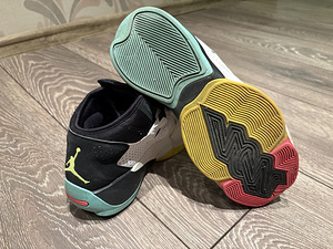 Кроссовки Jordan 40 (3 фото из 3)