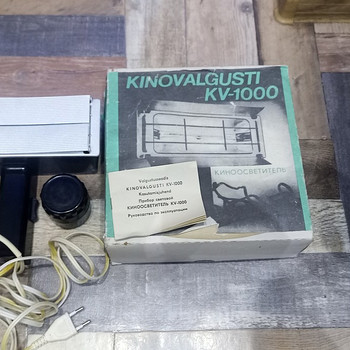 Kino valgusti KV-1000