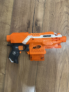 Nerf 5 пистолетов (4 фото из 5)
