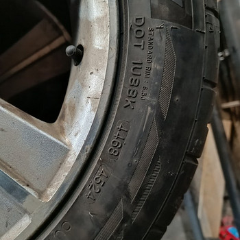 Оригинальные диски Subaru с летними шинами
