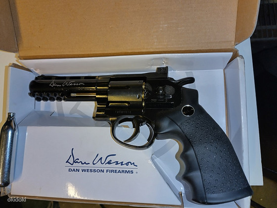 4,5 co2 Dan wesson