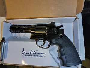 4,5 co2 Dan wesson (2 foto / 3)