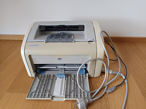 HP LaserJet 1020 Printer (3 фото из 6)