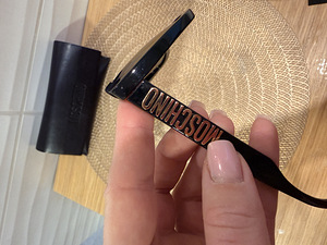 MOSCHINO ORIGINAAL PÄIKESEPRILLID (4 foto / 6)