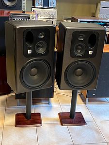 JBL LSR-32 Studio Monitor / Made in USA (2 foto / 5)