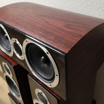 Wharfedale окружающие колонки, полочные колонки, центральная колонка