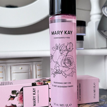Сухое масло для эффекта шелковистой кожи Mary Kay Confidentl