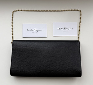 Salvatore Ferragamo , Black (3 фото из 3)
