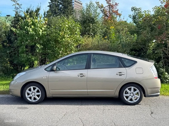 Toyota Prius hübriid elekter + bensiin