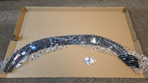 Maxton Design BMW G60 Front Splitter V.2 (2 foto / 7)