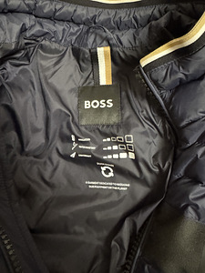 Куртка BOSS (3 фото из 5)