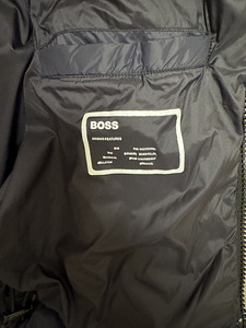 Куртка BOSS (4 фото из 5)