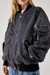 Urban outfitters oversize bomber jacket xs (2 foto / 6)