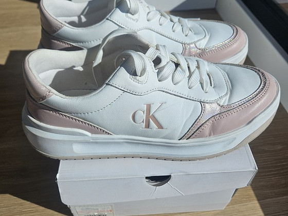 Calvin Klein ketsid, suurus 37