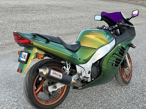 Suzuki RF600 '93 (6 фото из 6)