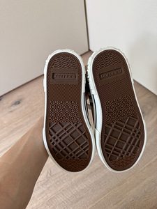 Burberry sneakers (6 foto / 6)