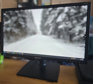 Монитор Samsung SyncMaster S23E650 (2 фото из 6)