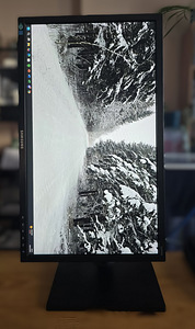 Монитор Samsung SyncMaster S23E650 (3 фото из 6)