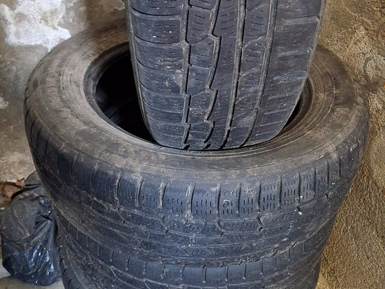 225/65/17 nokian