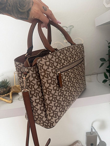 Сумка через плечо DKNY (3 фото из 6)